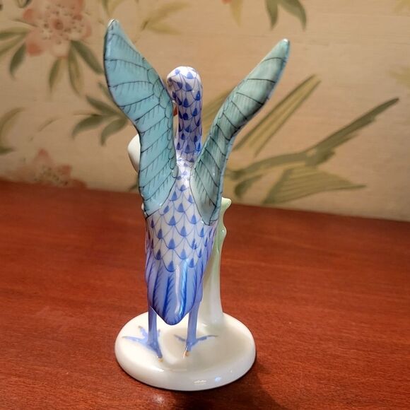 Skully & Skully Heren Porcelain Handmade, Handpainted Blue Fishnet Stork & Baby - Picture 4 of 8
